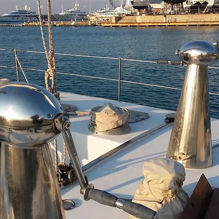 Botel Christine