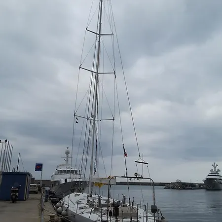 Botel Christine *