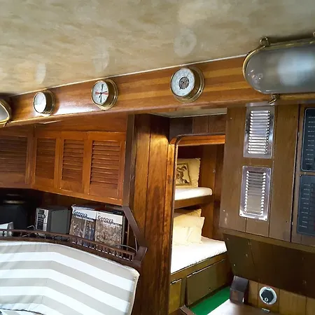 Botel Christine *
