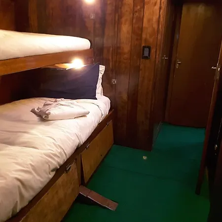 Botel Christine